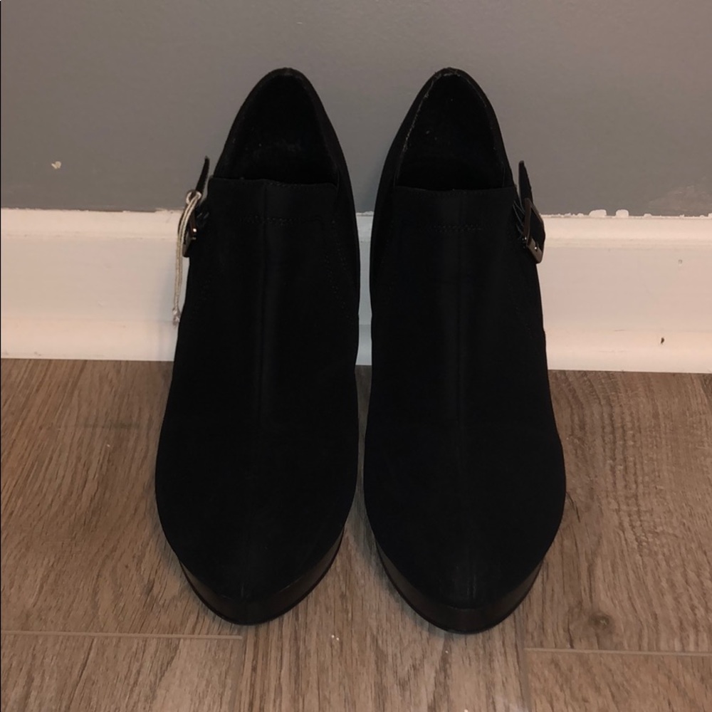 Heel booties